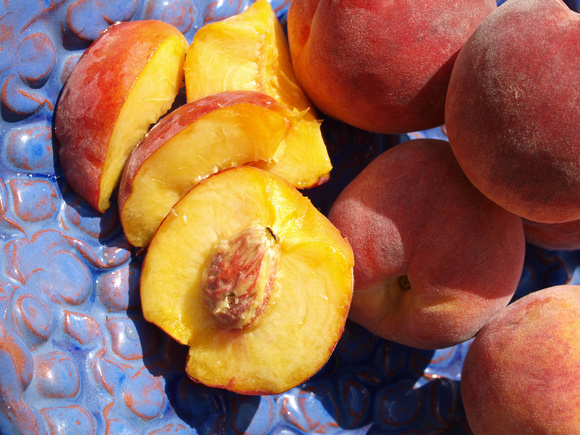 Juicy Red Haven Peaches